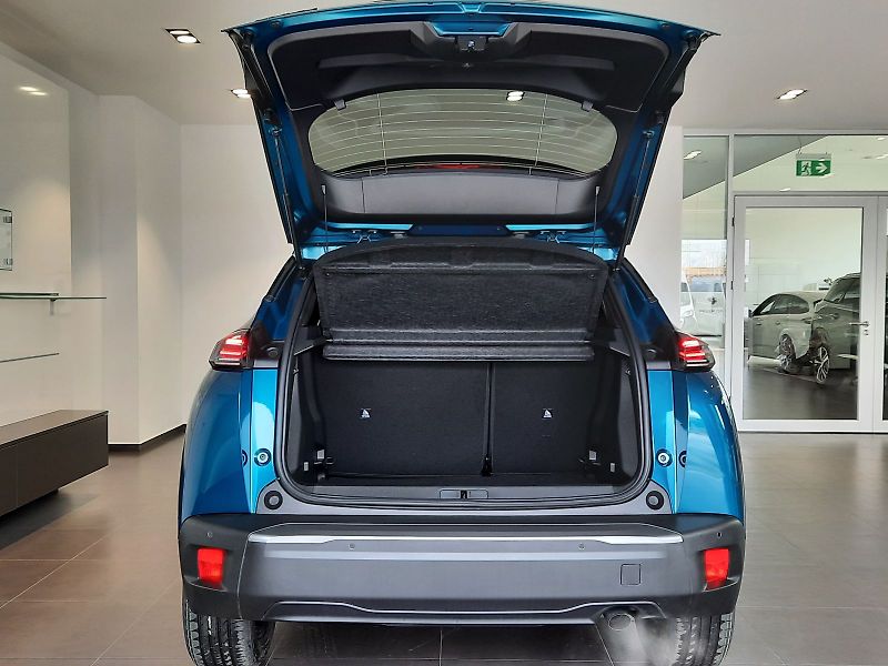 Peugeot 2008 (2026) ALLURE 1.2 T 100k MAN6* - fotka 9 z 17