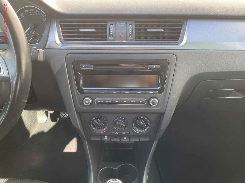 Škoda Rapid (2015) 1.2TSi, ČR, Ambition - fotka 12 z 15