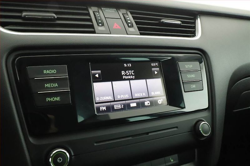 Škoda Octavia (2015) 1.6 TDI, Tempomat - fotka 11 z 13