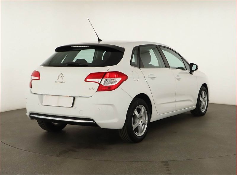 Citroën C4 (2014) 1.6 HDi, ČR,1.maj - fotka 5 z 16