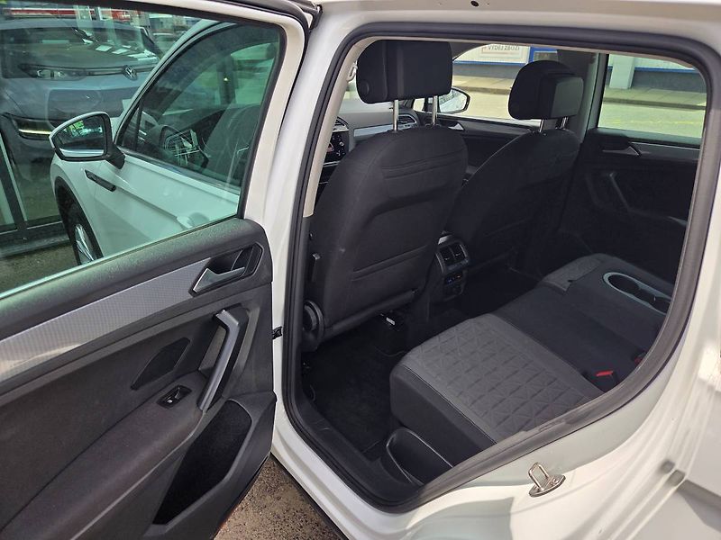 Volkswagen Tiguan (2021) 2.0 TDI DSG - fotka 31 z 46