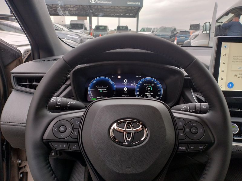 Toyota Corolla Cross (2026) 1.8 FHEV Comfort Business+ - fotka 11 z 17