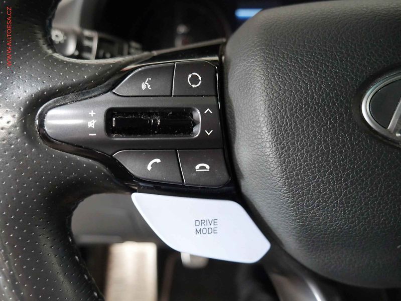 Hyundai i30 (2018) 2.0T-GDi, 1.maj, LED, navi - fotka 12 z 20