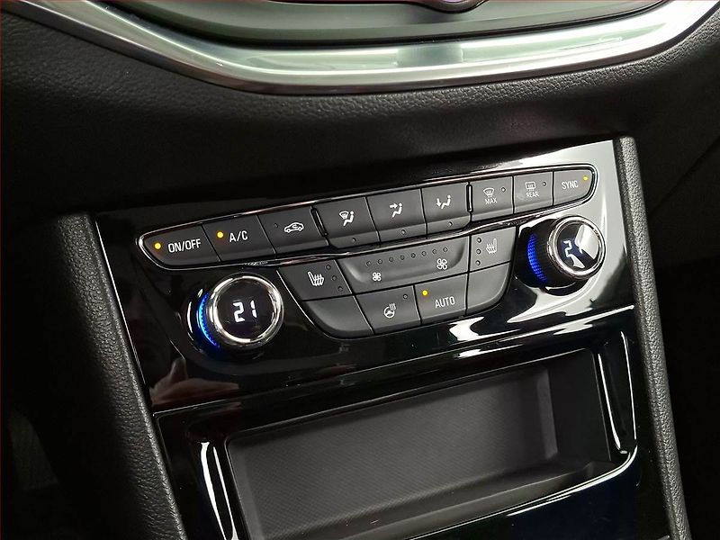 Opel Astra (2021) 1.2 Turbo, Kůže, Navi - fotka 16 z 20