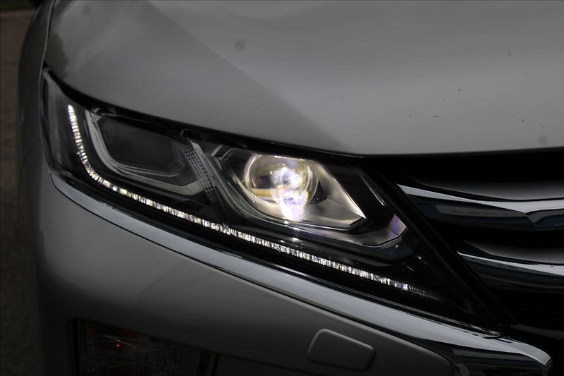 Mitsubishi Eclipse Cross 1,5 T  AUTOMAT,4x4,INSTYLE - fotka 41 z 42