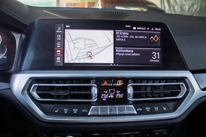 BMW Řada 3 320D XDRIVE - fotka 13 z 21