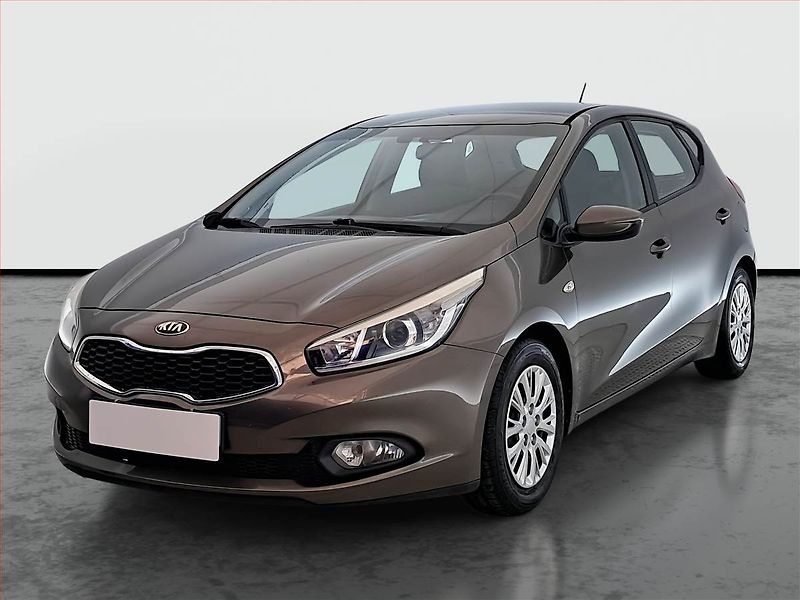Kia Ceed (2013) 1.6 GDI, nová STK, zamluveno - fotka 2 z 14