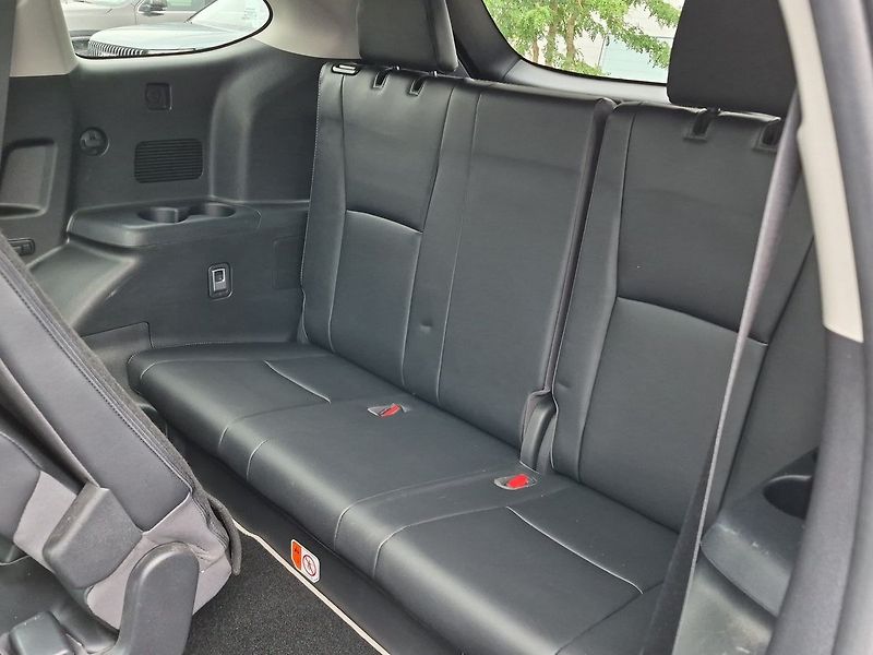 Toyota Highlander Executive 2,5 HEV 4x4 - fotka 11 z 27