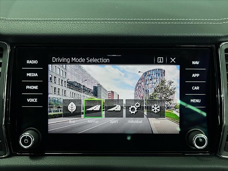 Škoda Kodiaq 2.0 TDI DSG 4X4 STYLE PLUS - fotka 20 z 28