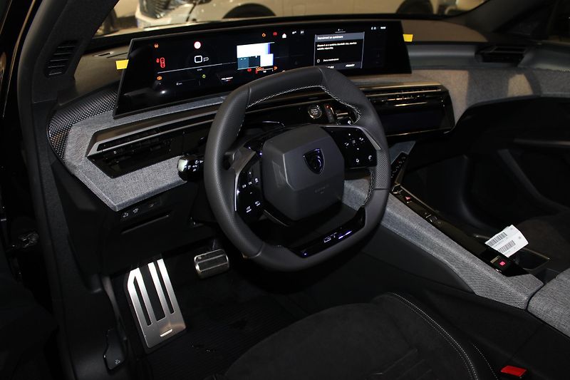 Peugeot 3008 (2026) GT Hybrid 145 e-DCS6  - fotka 5 z 16