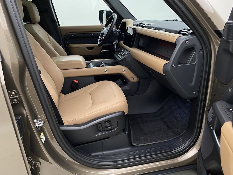 Land Rover Defender 110 D250 X-DYNAMIC SE AWD CZ  - fotka 23 z 50