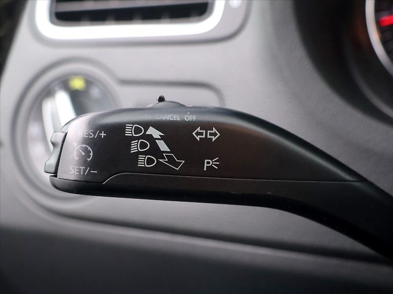 Volkswagen Polo 1,4 i 63kW Cross AutoKlima - fotka 19 z 34