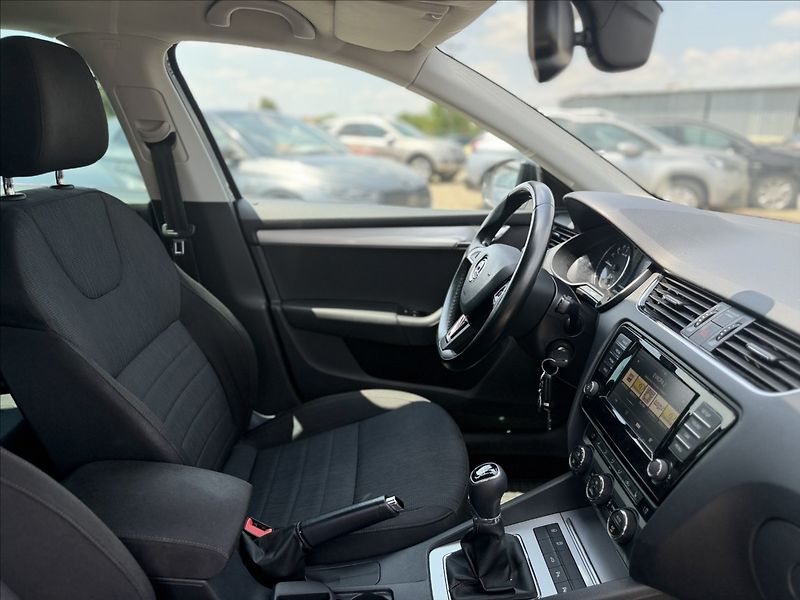 Škoda Octavia 2,0 STYLE EL.KUFR, VYHŘ.ČELNÍ - fotka 31 z 34