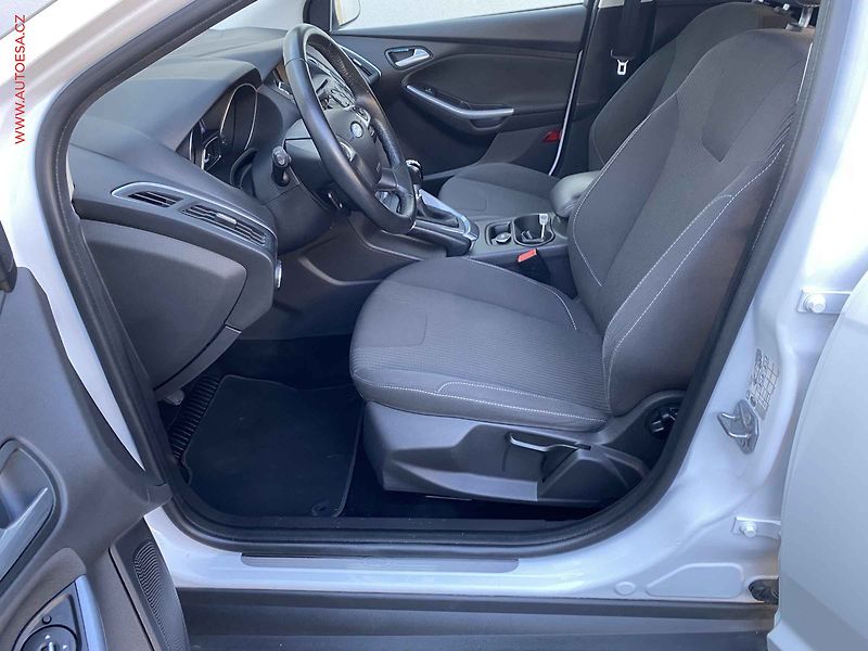 Ford Focus (2014) 1.0 EB, Titanium, bixen, navi - fotka 9 z 19
