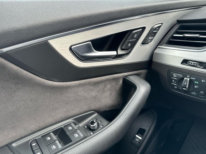Audi Q7 3.0 TDI Quattro S-Line 7míst - fotka 14 z 27