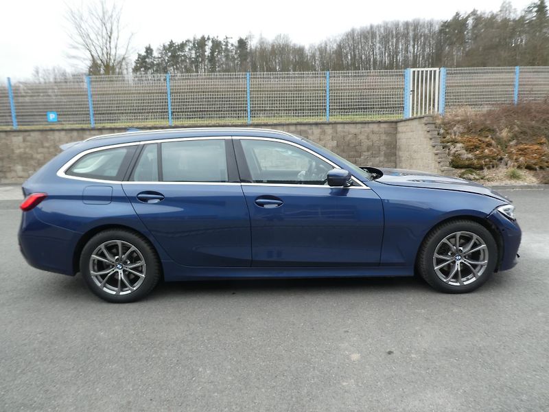 BMW Řada 3 Kombi 320D xDRIVE panorama  - fotka 3 z 15