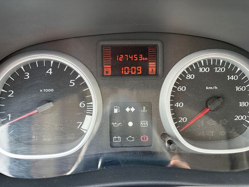 Dacia Duster 1.6i, 77kW, Klima - fotka 9 z 17