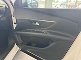 Peugeot 3008 (2018) 1,2I STT ALLURE NAVI KAMERA - náhled 21