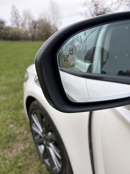 Ford Mondeo TITANIUM CZ AUT. TOP VÝBAVA ZÁ - fotka 25 z 26