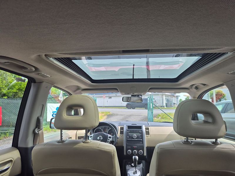 Nissan X-Trail 2,0 dCi 4x4 AT 110kW, CZ, 1. m - fotka 10 z 24