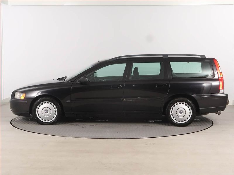 Volvo V70 (2004) 2.4 D5, nová STK, Tažné, Klima - fotka 3 z 11
