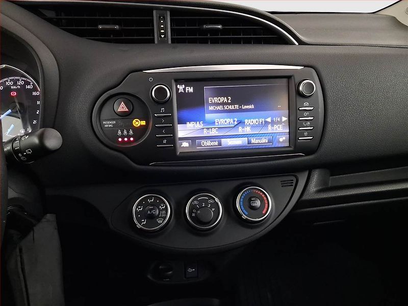 Toyota Yaris (2017) 1.5 Dual VVT-i, Automat - fotka 12 z 21