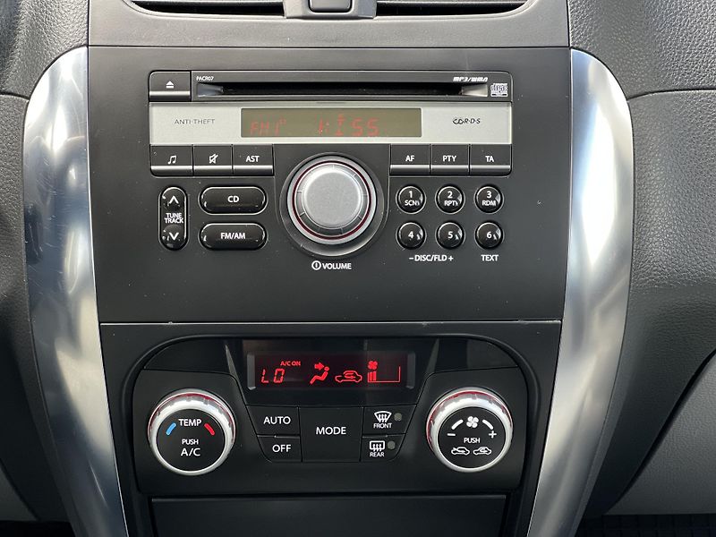 Suzuki SX4 1.6i 4x2 KLIMATIZACE TAŽNÉ - fotka 16 z 33