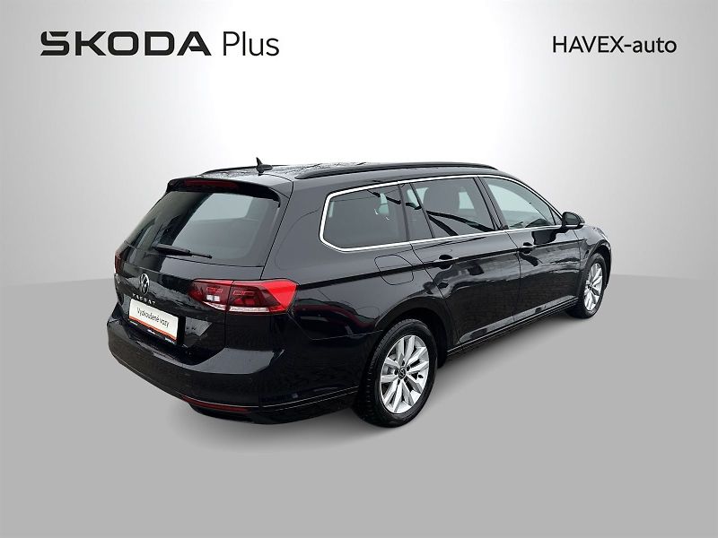 Volkswagen Passat (2022) Variant 2.0 TDI DSG Business - fotka 2 z 33