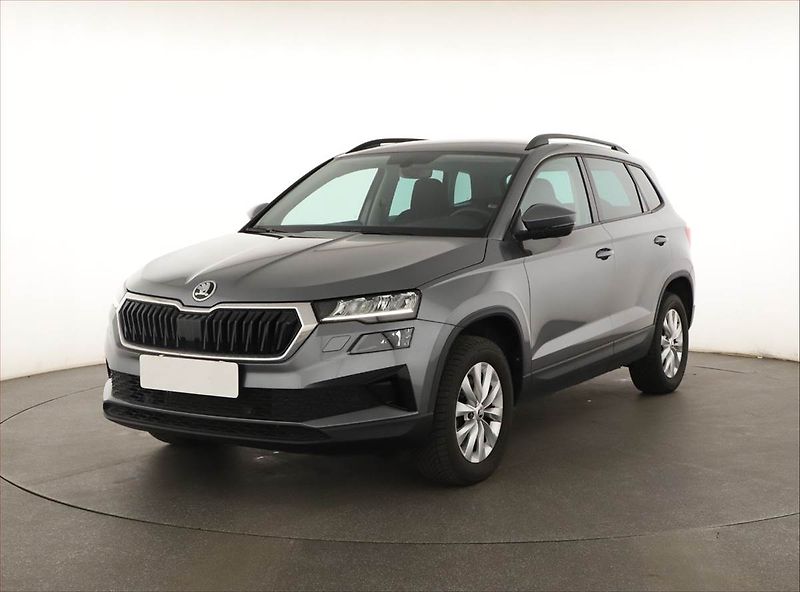 Škoda Karoq (2024) Style 1.5 TSI - fotka 2 z 15