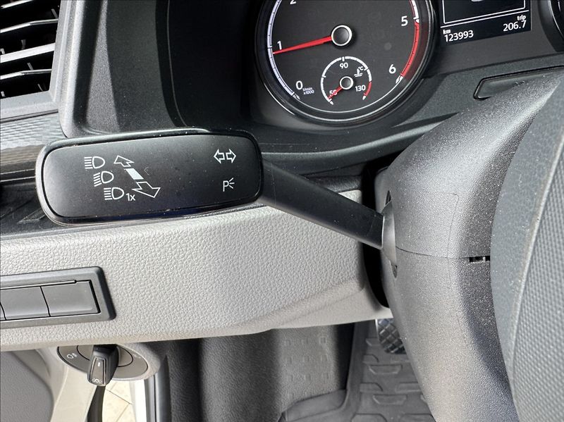 Volkswagen Transporter 2,0 TDI L1H1 DPH 1.maj původČR - fotka 37 z 50