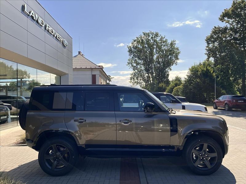 Land Rover Defender (2026) 3,0 110 X-Dynamic SE D250 AWD - fotka 4 z 19
