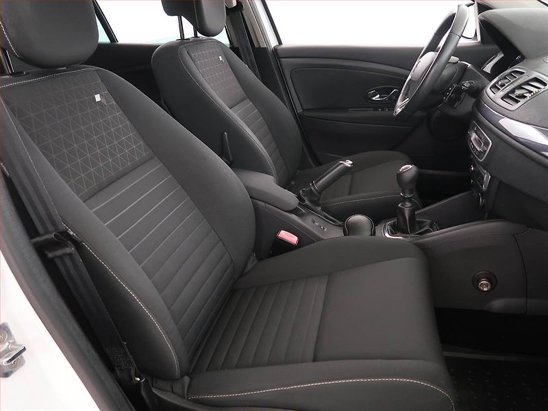 Renault Mégane (2014) Limited 1.6 16V, Tempomat - fotka 9 z 16