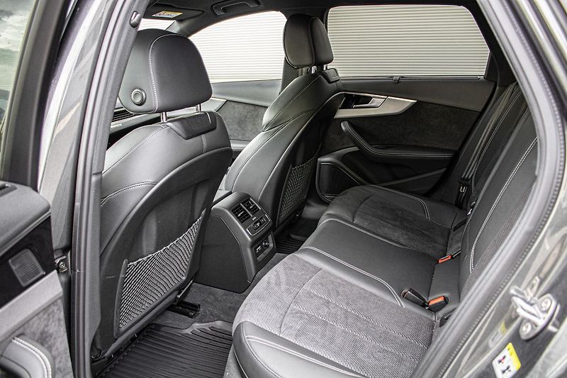 Audi A4 - fotka 29 z 35