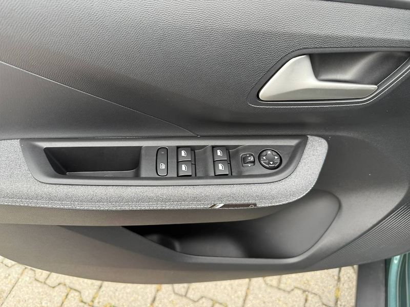 Opel Frontera GS Hybrid 1.2 TURBO (81kW/110k - fotka 10 z 25