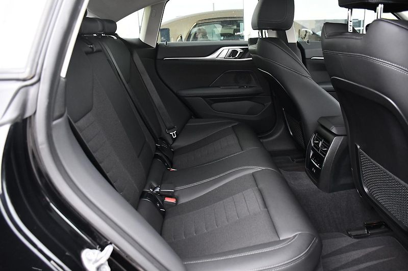 BMW i4 eDrive40 97%SoH - fotka 22 z 38