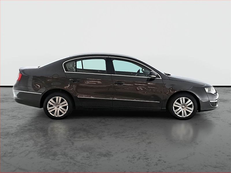Volkswagen Passat (2010) 2.0 TDI, Automat, po STK - fotka 6 z 18