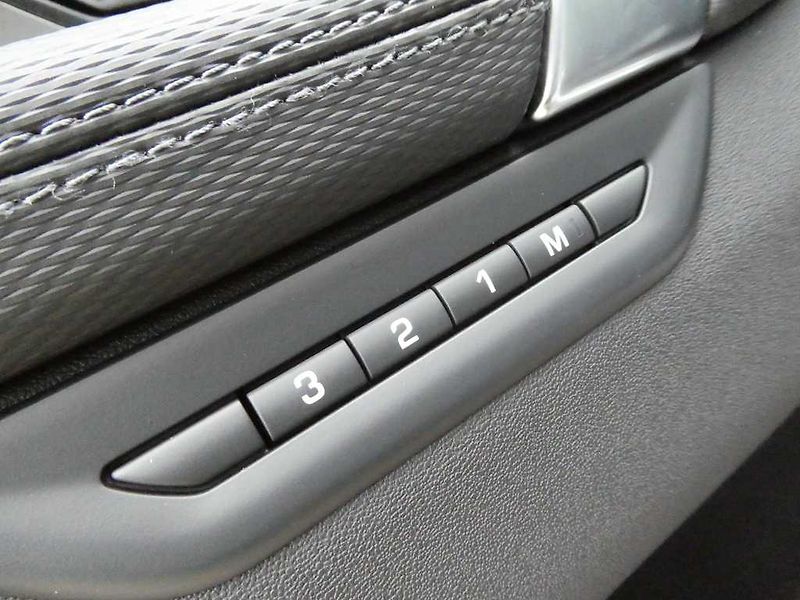 Land Rover Discovery Sport 2,0 Landmark D200 - fotka 14 z 44