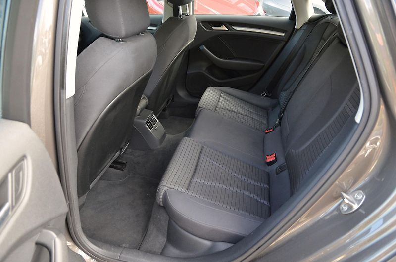 Audi A3 (2015) 1.4 TFSi 92kW AT / 69tkm 1.MAJ - fotka 11 z 38