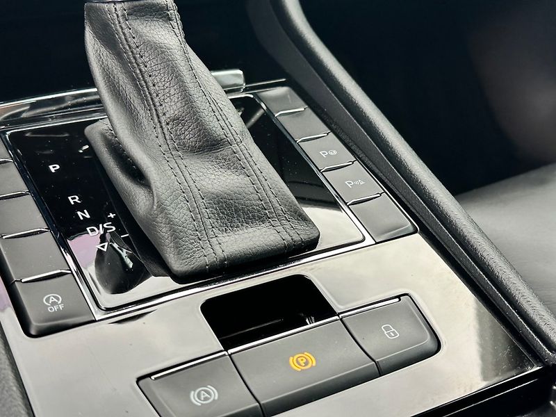 Škoda Superb (2018) 1.6TDi DSG, KAMERA, NAVI - fotka 11 z 20