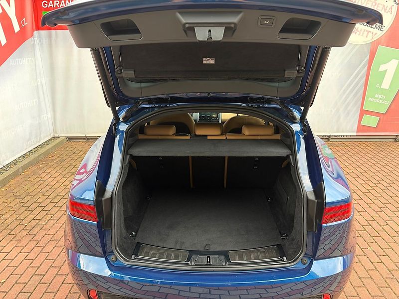 Jaguar E-Pace P200 AWD, ČR, Meridian, TOP - fotka 11 z 30