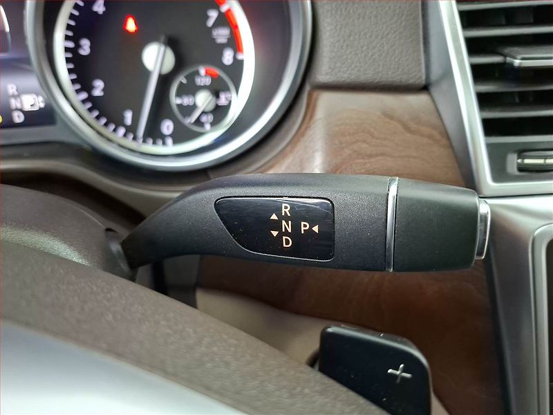 Mercedes-Benz GL (2014) 500 - fotka 13 z 27