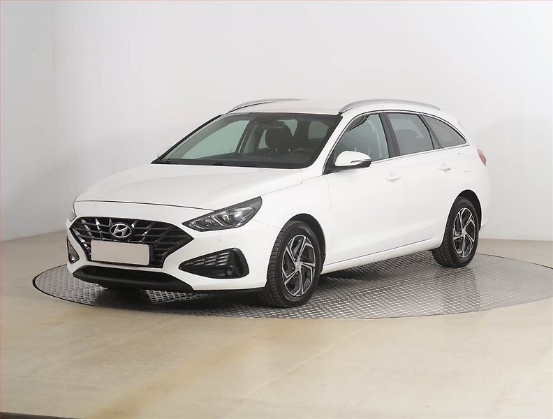 Hyundai i30 (2021) Family 1.6 CRDi, Serv.kniha - fotka 2 z 18