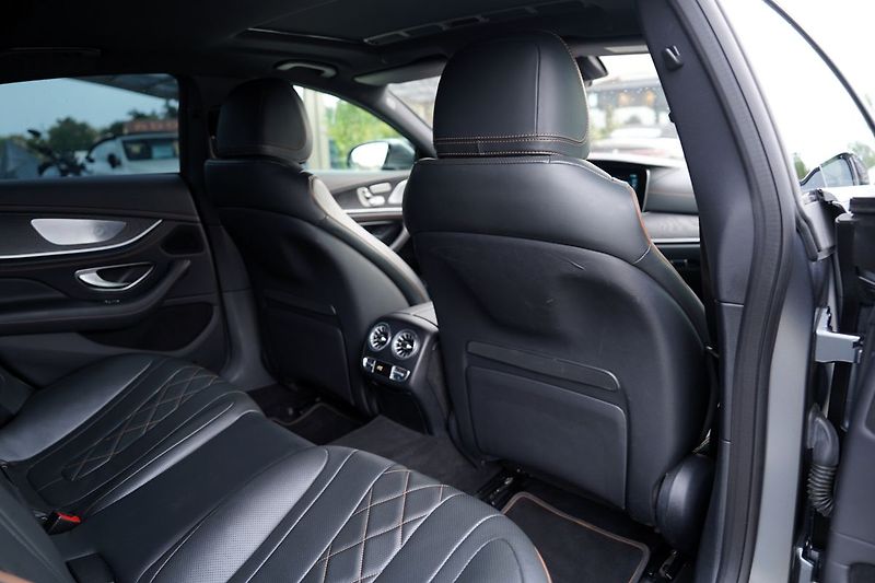 Mercedes-Benz CLS 400d AMG/4Matic/340 PS/Edice 1 - fotka 31 z 50