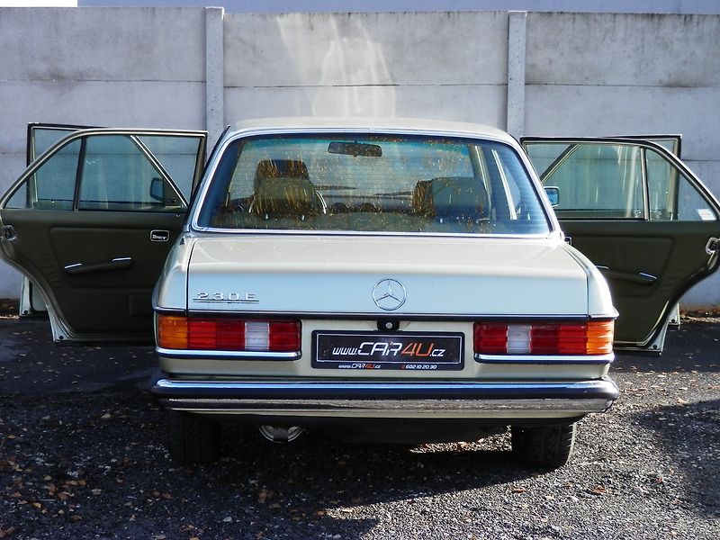Mercedes-Benz 123 230E AUTOMAT - fotka 24 z 36
