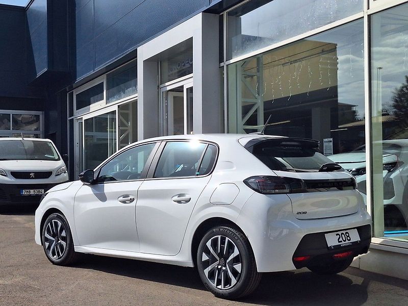 Peugeot 208 (2026) BUSINESS 1.2 TURBO 100k MAN6 - fotka 5 z 20