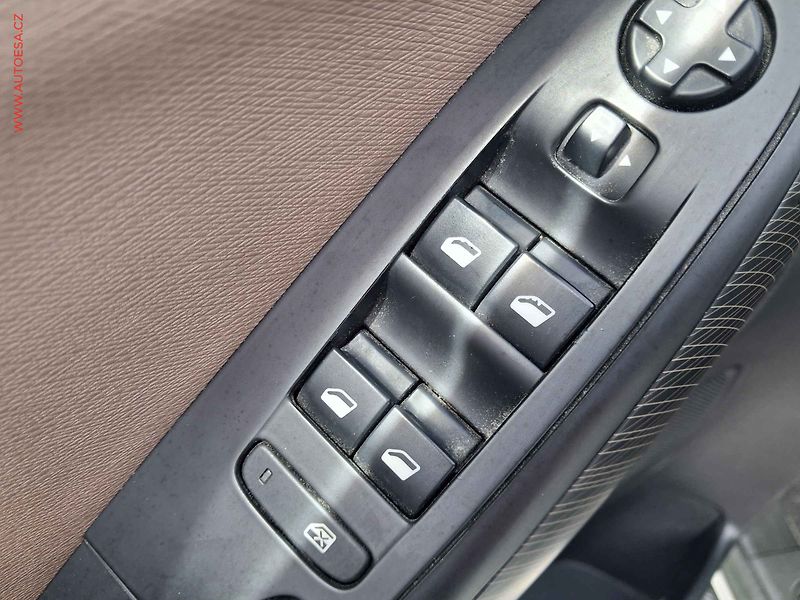 Citroën C4 Picasso (2014) 1.6HDi, AT, navi, kamera - fotka 13 z 18