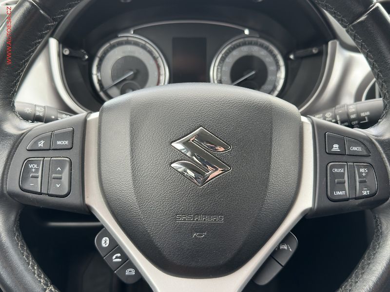 Suzuki Vitara (2022) 1.4BJet AllGrip, ČR, LED - fotka 13 z 22