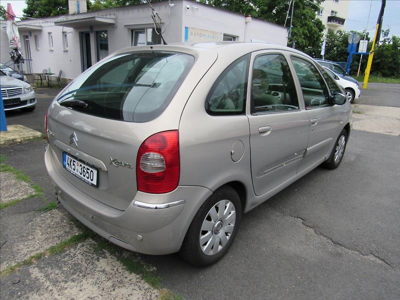 Citroën Xsara Picasso 1,8 85kW - fotka 6 z 24