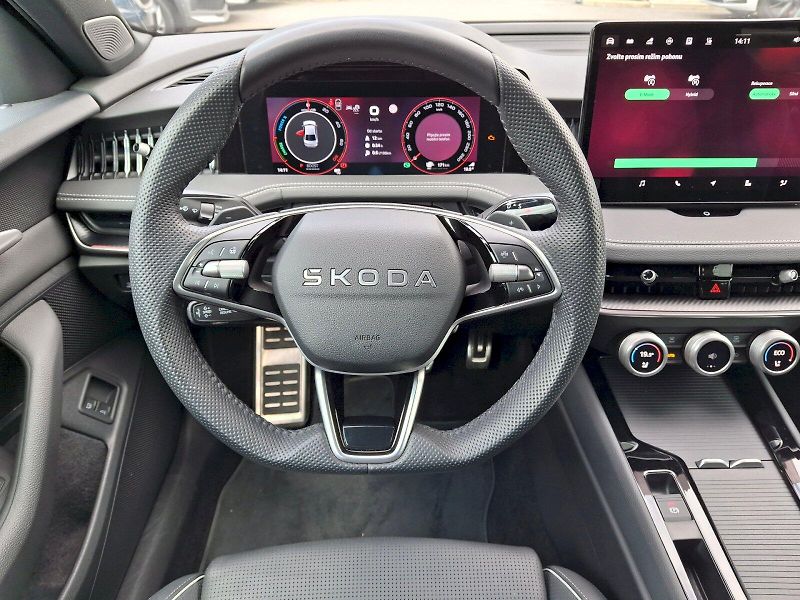 Škoda Superb (2025) iV SportLine DSG 1,5TSi 150kW - fotka 16 z 35