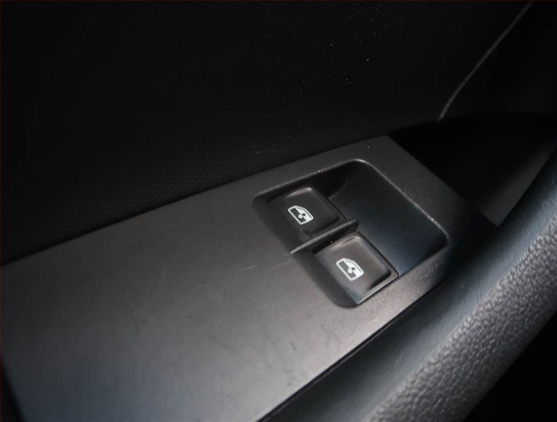 Škoda Rapid (2019) 1.0 TSI, Park. senzory - fotka 17 z 17